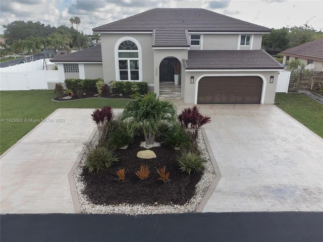 5660 Briarwood Way, Davie FL 33331