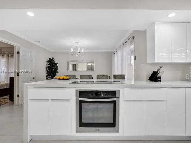 3251 N 37th St, Hollywood FL 33021