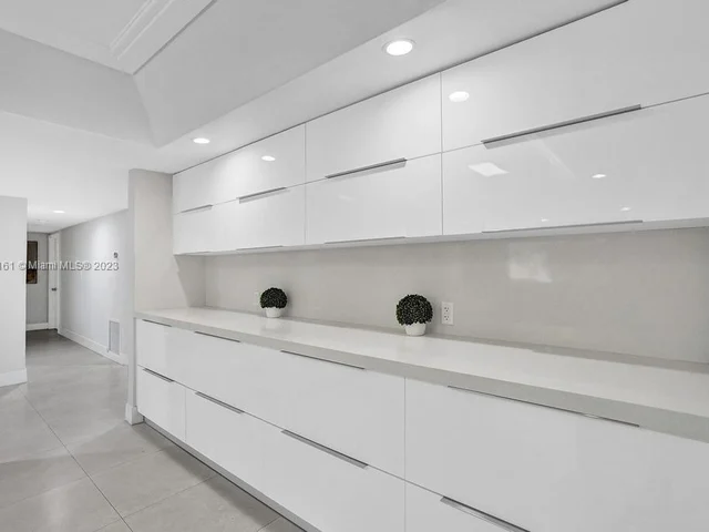 3251 N 37th St, Hollywood FL 33021