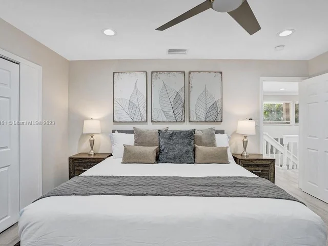 3251 N 37th St, Hollywood FL 33021