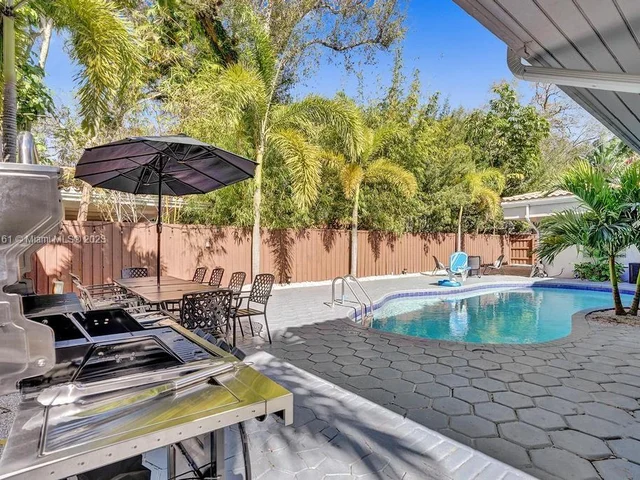 3251 N 37th St, Hollywood FL 33021