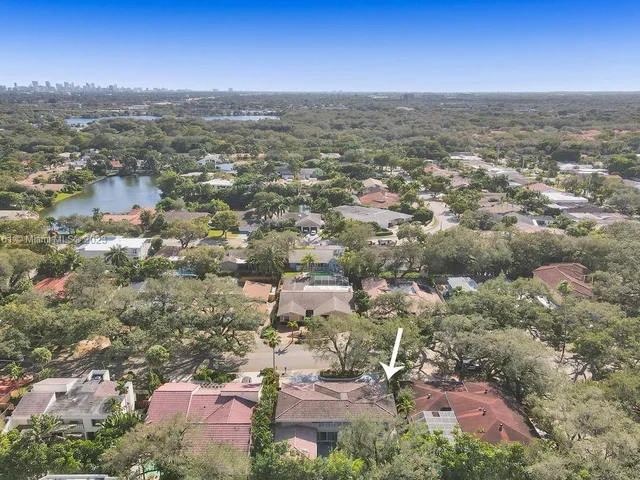 3251 N 37th St, Hollywood FL 33021