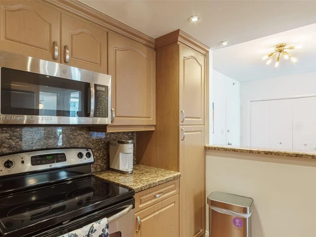 5600 Collins Ave # 11Y, Miami Beach FL 33140