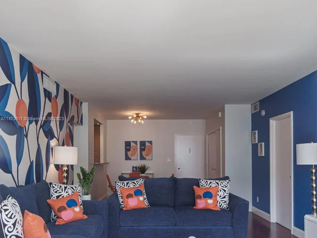 5600 Collins Ave # 11Y, Miami Beach FL 33140