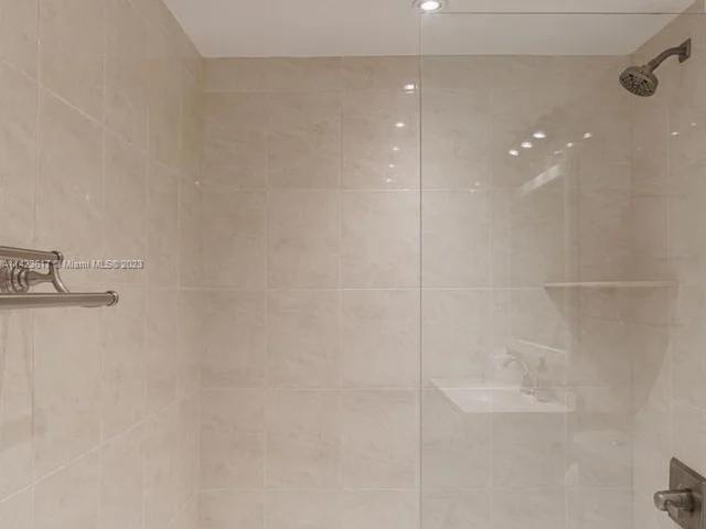 5600 Collins Ave # 11Y, Miami Beach FL 33140