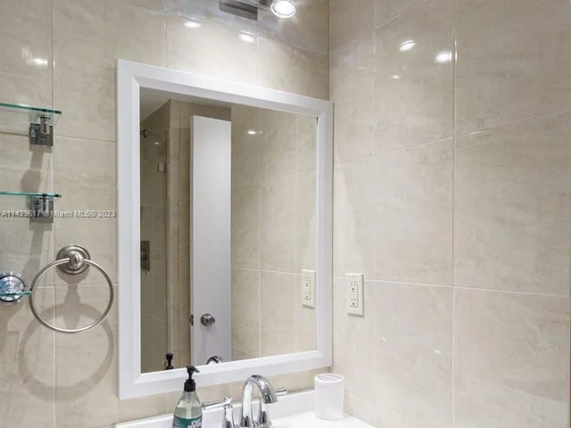 5600 Collins Ave # 11Y, Miami Beach FL 33140