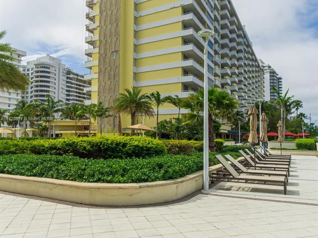 5600 Collins Ave # 11Y, Miami Beach FL 33140