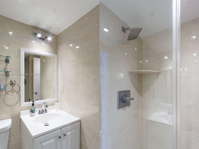 5600 Collins Ave # 11Y, Miami Beach FL 33140