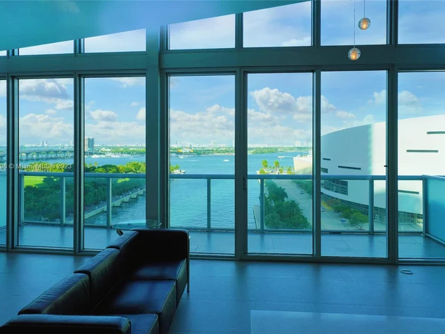 888 Biscayne Blvd # 1103, Miami FL 33132