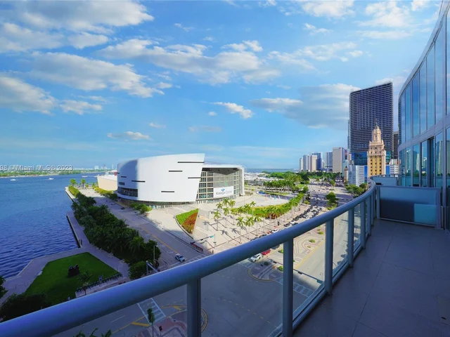 888 Biscayne Blvd # 1103, Miami FL 33132