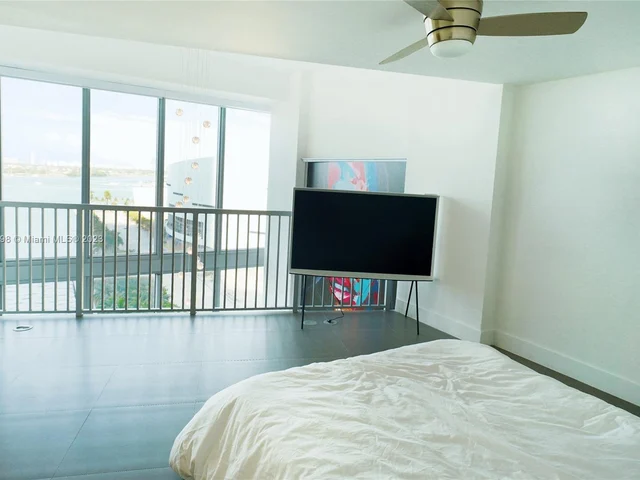 888 Biscayne Blvd # 1103, Miami FL 33132