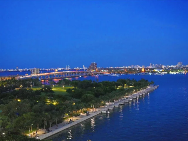 888 Biscayne Blvd # 1103, Miami FL 33132