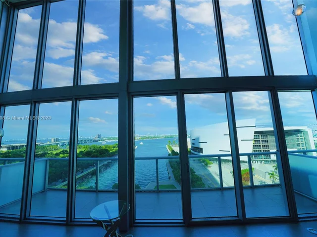 888 Biscayne Blvd # 1103, Miami FL 33132