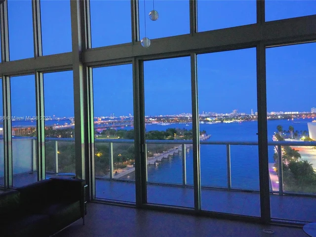 888 Biscayne Blvd # 1103, Miami FL 33132