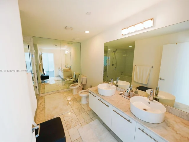 888 Biscayne Blvd # 1103, Miami FL 33132