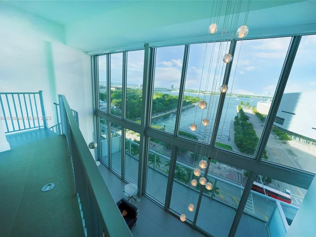 888 Biscayne Blvd # 1103, Miami FL 33132