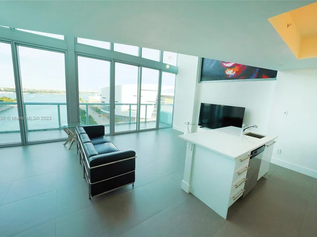 888 Biscayne Blvd # 1103, Miami FL 33132