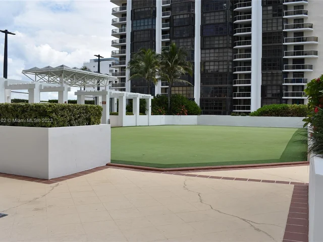 6365 Collins Ave # 1604, Miami Beach FL 33141