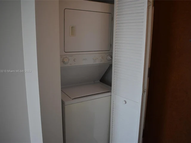 6365 Collins Ave # 1604, Miami Beach FL 33141