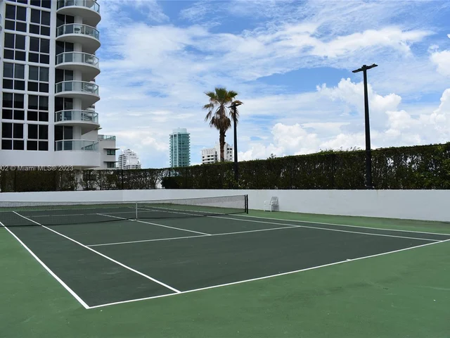 6365 Collins Ave # 1604, Miami Beach FL 33141