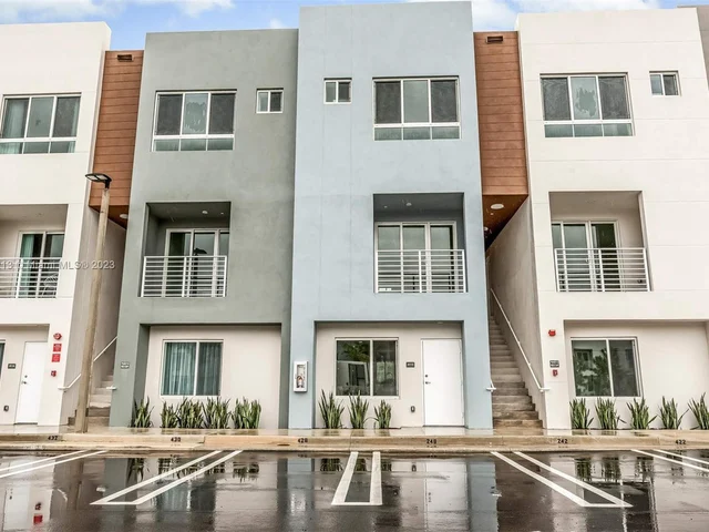 2505 NE 193rd St # 4110, Miami FL 33180