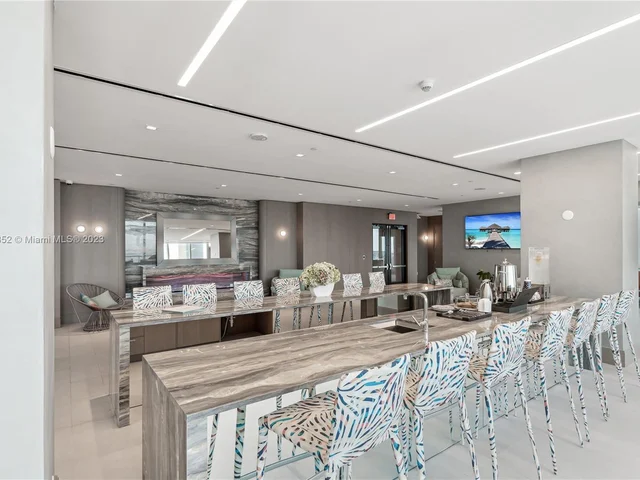 700 NE 26 Ter # 2903, Miami FL 33137