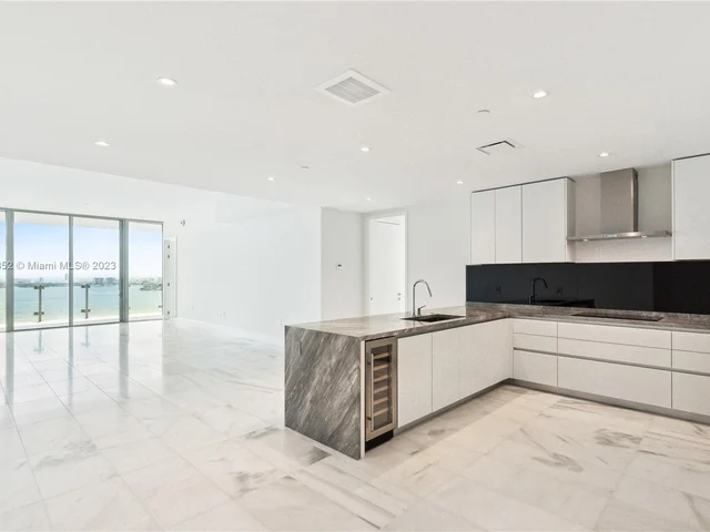 700 NE 26 Ter # 2903, Miami FL 33137