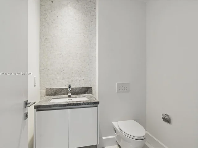 700 NE 26 Ter # 2903, Miami FL 33137