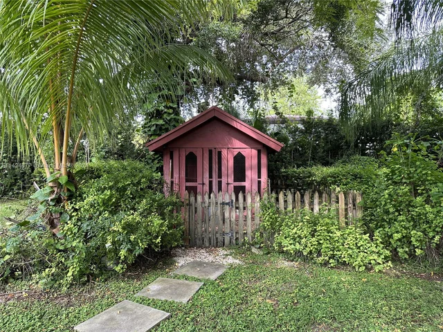 8420 SW 70th St, Miami FL 33143