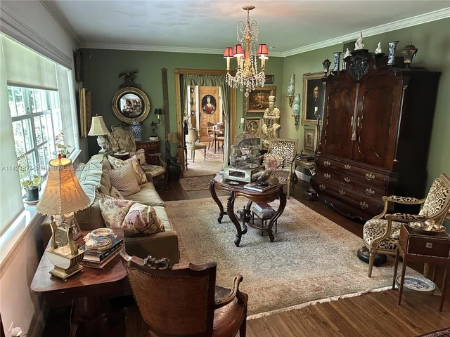 8420 SW 70th St, Miami FL 33143