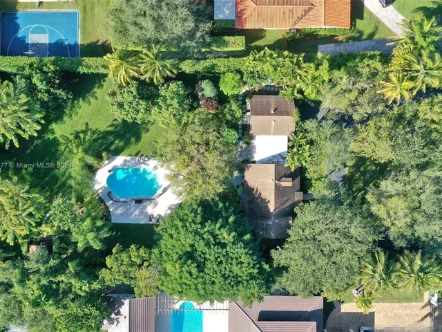 8420 SW 70th St, Miami FL 33143