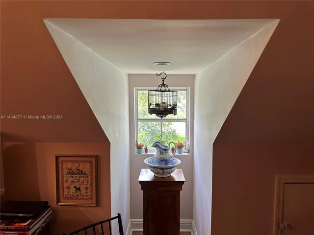 8420 SW 70th St, Miami FL 33143