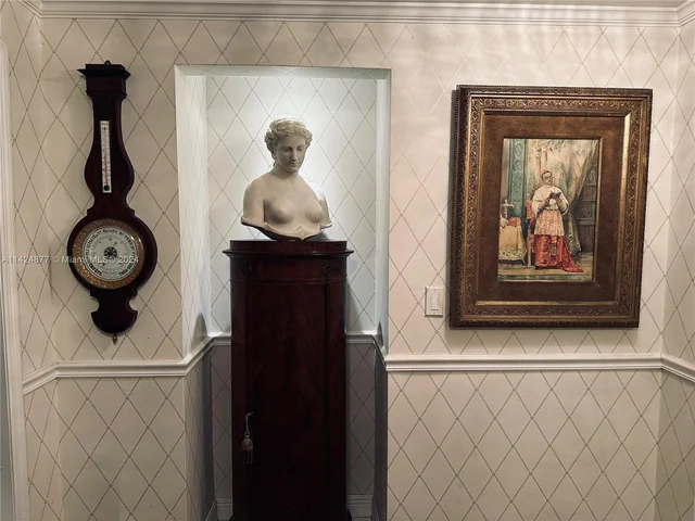 8420 SW 70th St, Miami FL 33143