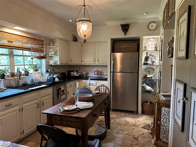 8420 SW 70th St, Miami FL 33143