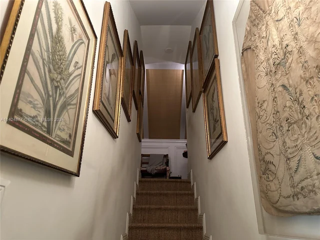 8420 SW 70th St, Miami FL 33143