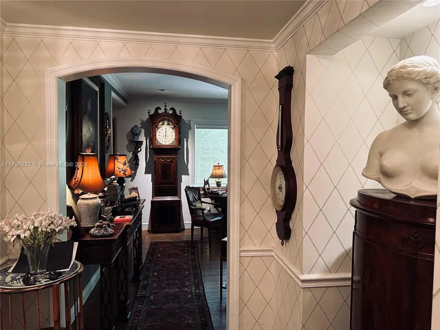 8420 SW 70th St, Miami FL 33143