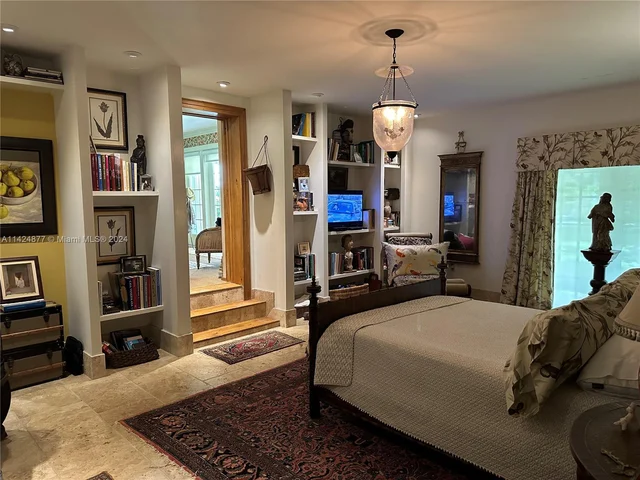 8420 SW 70th St, Miami FL 33143