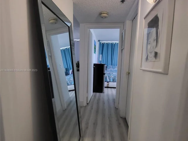 7601 E Treasure Dr # 611, North Bay Village FL 33141