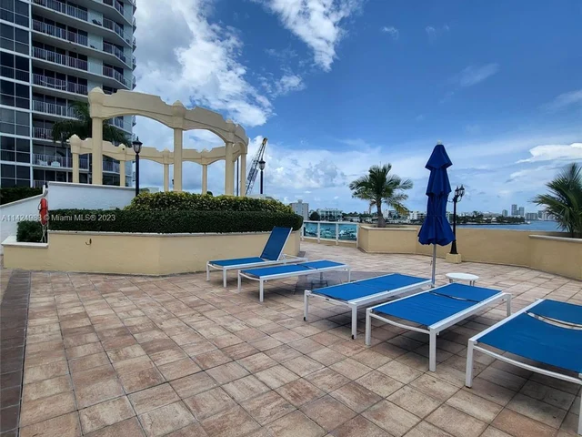 7601 E Treasure Dr # 611, North Bay Village FL 33141