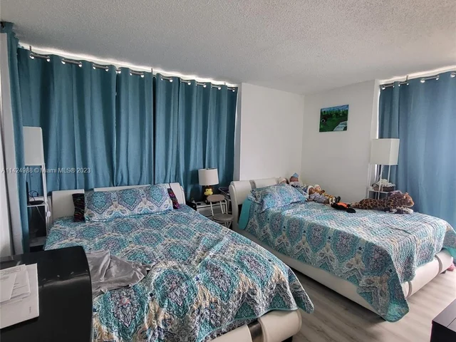 7601 E Treasure Dr # 611, North Bay Village FL 33141