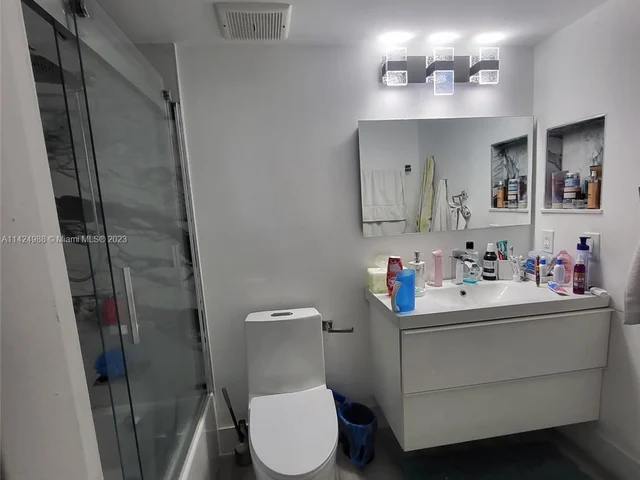 7601 E Treasure Dr # 611, North Bay Village FL 33141