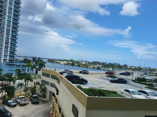 7601 E Treasure Dr # 611, North Bay Village FL 33141