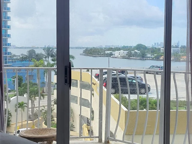 7601 E Treasure Dr # 611, North Bay Village FL 33141