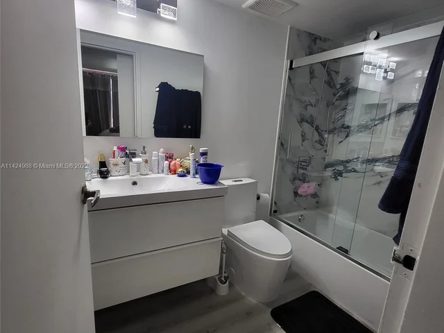 7601 E Treasure Dr # 611, North Bay Village FL 33141