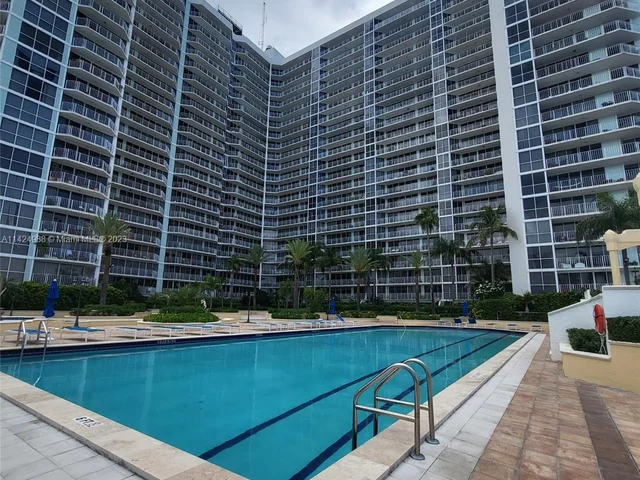 7601 E Treasure Dr # 611, North Bay Village FL 33141