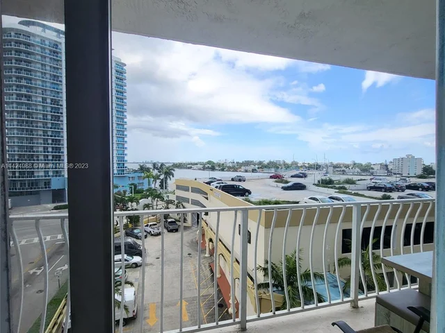 7601 E Treasure Dr # 611, North Bay Village FL 33141