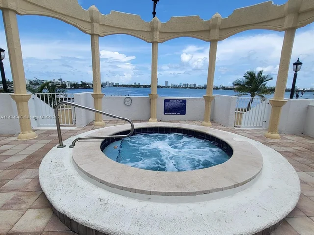 7601 E Treasure Dr # 611, North Bay Village FL 33141