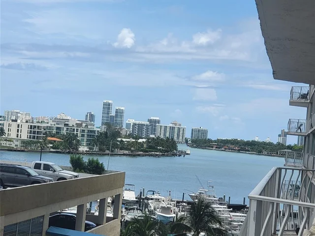 7601 E Treasure Dr # 611, North Bay Village FL 33141