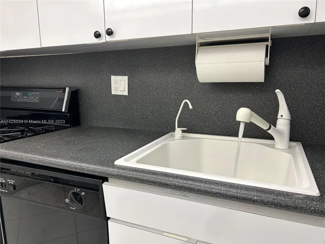 2030 S Ocean Dr # 1805, Hallandale Beach FL 33009