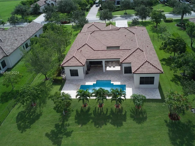 4431 Estates Rd, Davie FL 33328